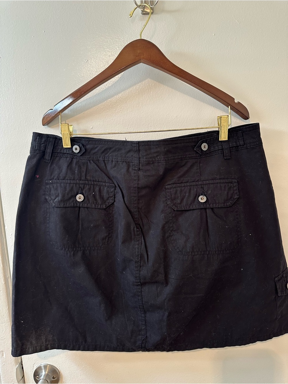 Gloria Vanderbilt Black Cargo Pocket Skirt